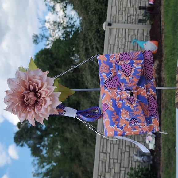 BETSEY JOHNSON ORANGE n PURPLE BUTTERFLY BOW BETSEY JOHNSON CROSSBODY/WALLET - Picture 8 of 8